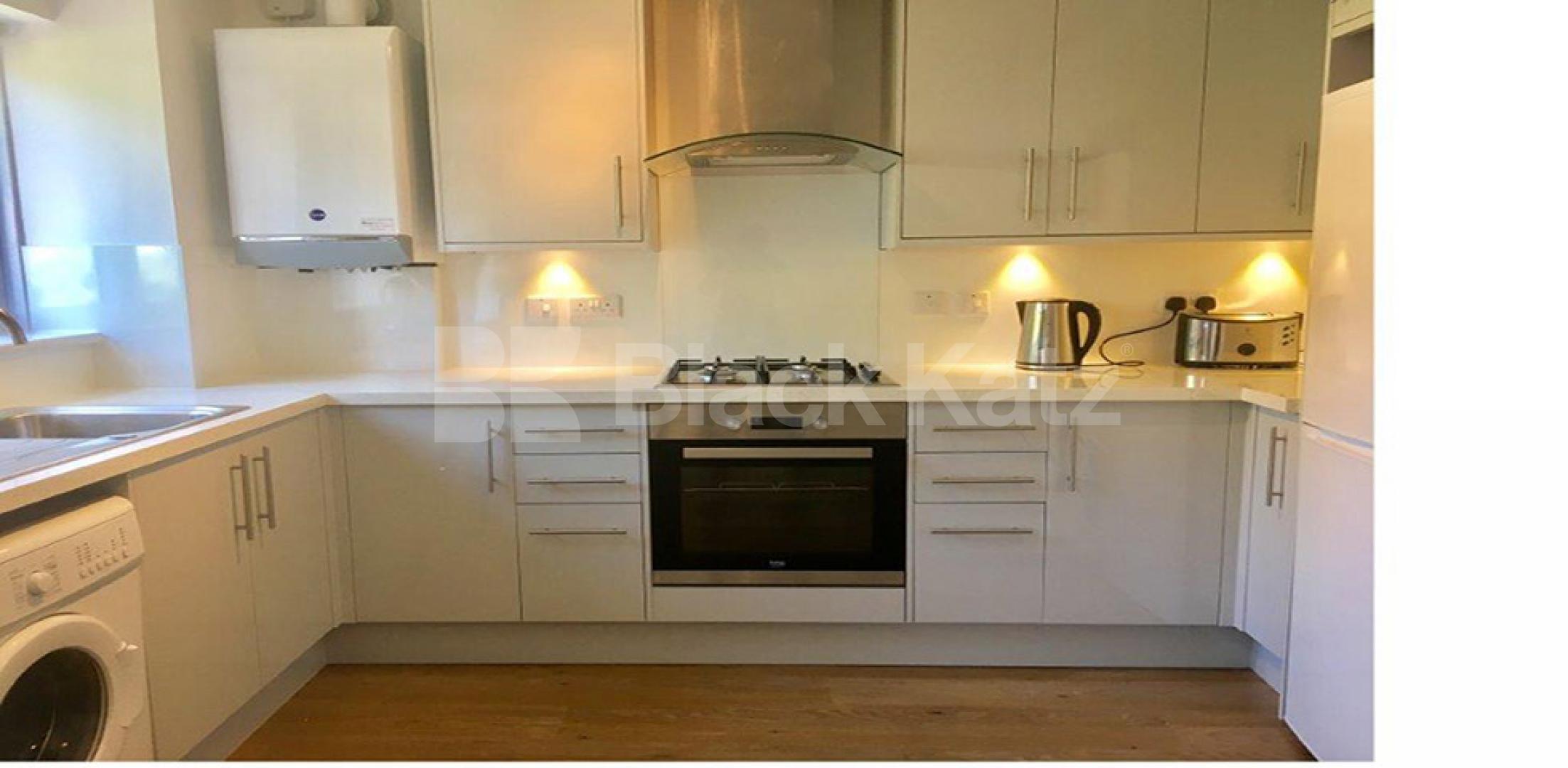 			UNDER OFFER    , 1 Bedroom, 1 bath, 1 reception Apartment			 Crosslet vale, Greenwich